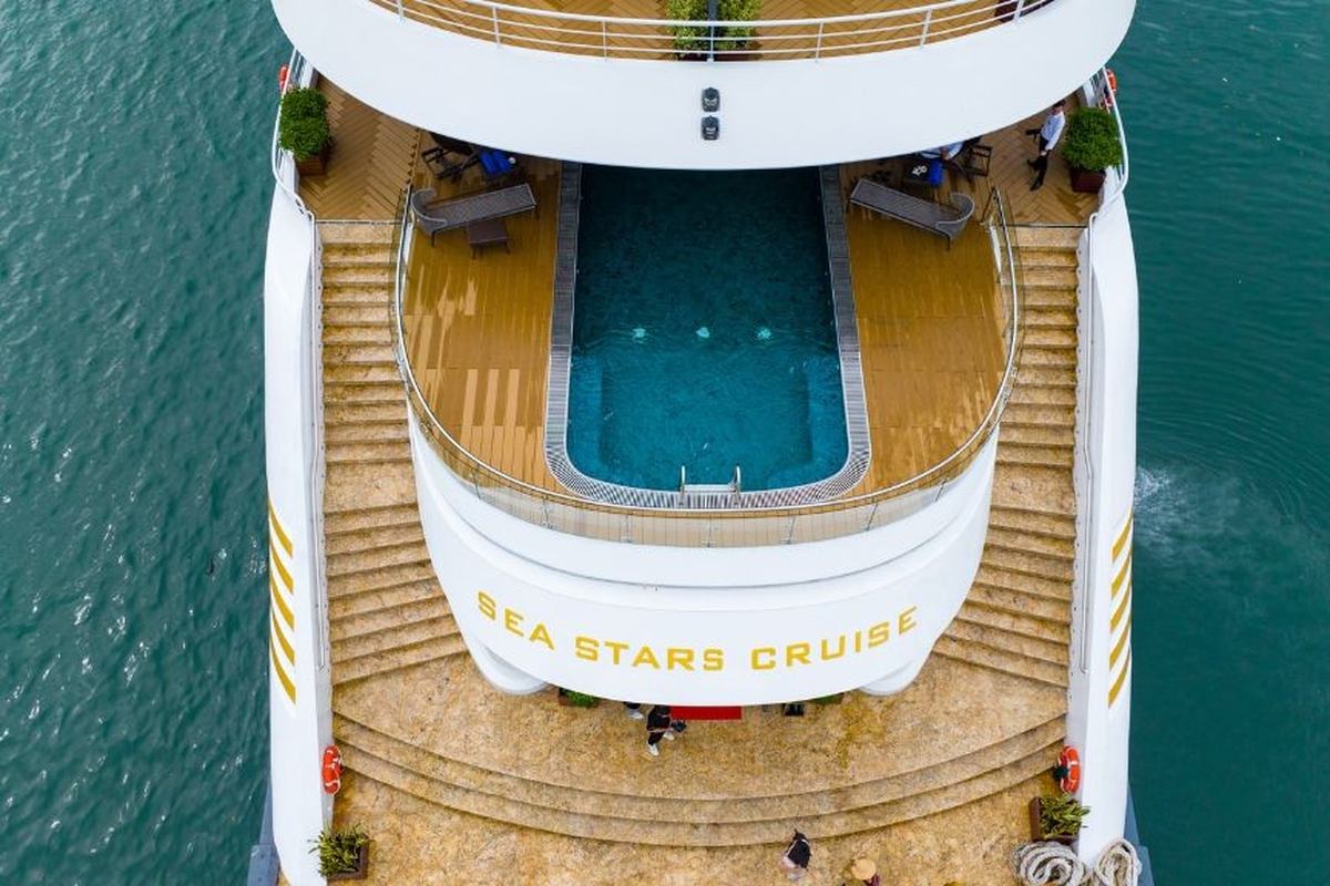 Read more about the article Birthday Party Halong Bay: Celebrating on Sea Lion Day Cruise