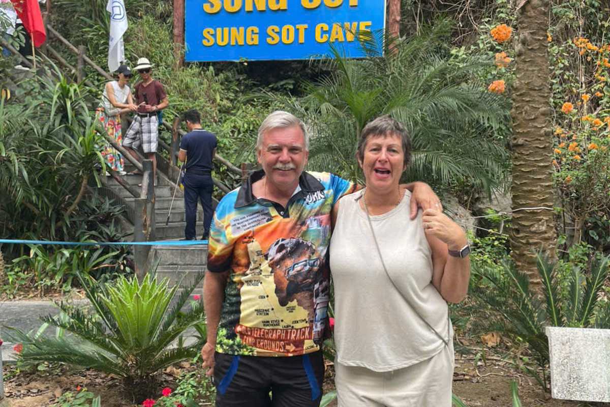 You are currently viewing Halong Bay Cave Tour by Day Cruise: The Sea Lion Route Explained