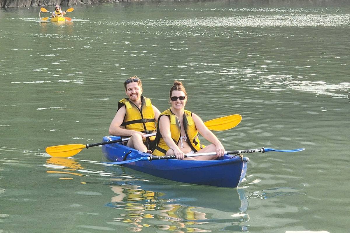 You are currently viewing Halong Bay for Couples: Why Sea Lion Day Cruise Is the Perfect Date