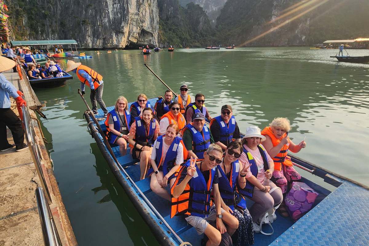 Read more about the article Halong Bay with Kids: Family Day Cruise Tips on Sea Lion