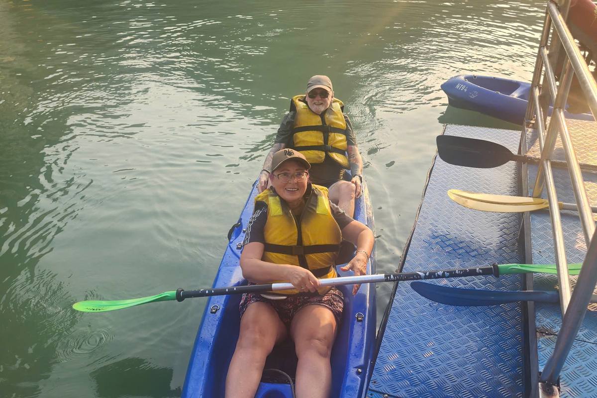 Read more about the article Romantic Day Trip Halong Bay: A Couples’ Guide to Sea Lion Cruise