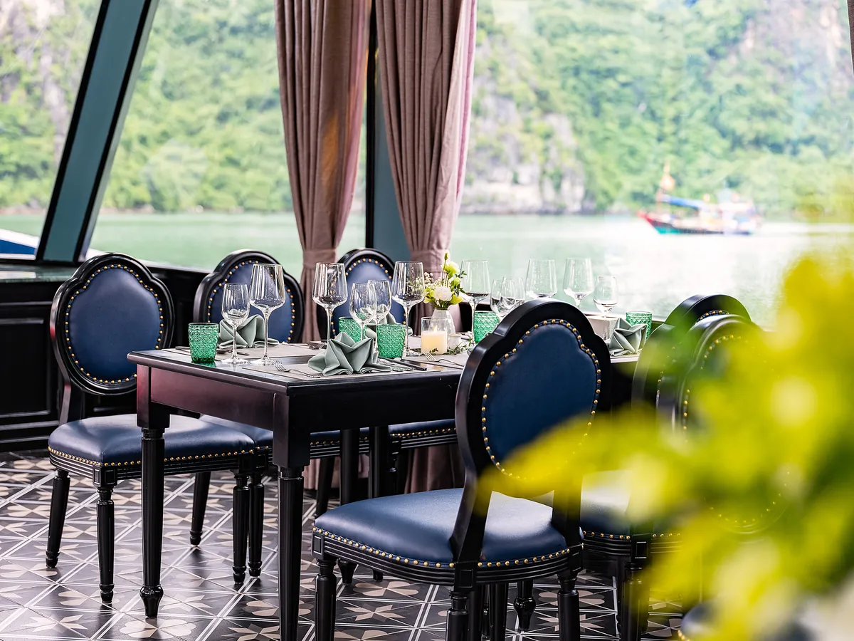 Sea Lion Premium restaurant bar counter with drinks and snacks