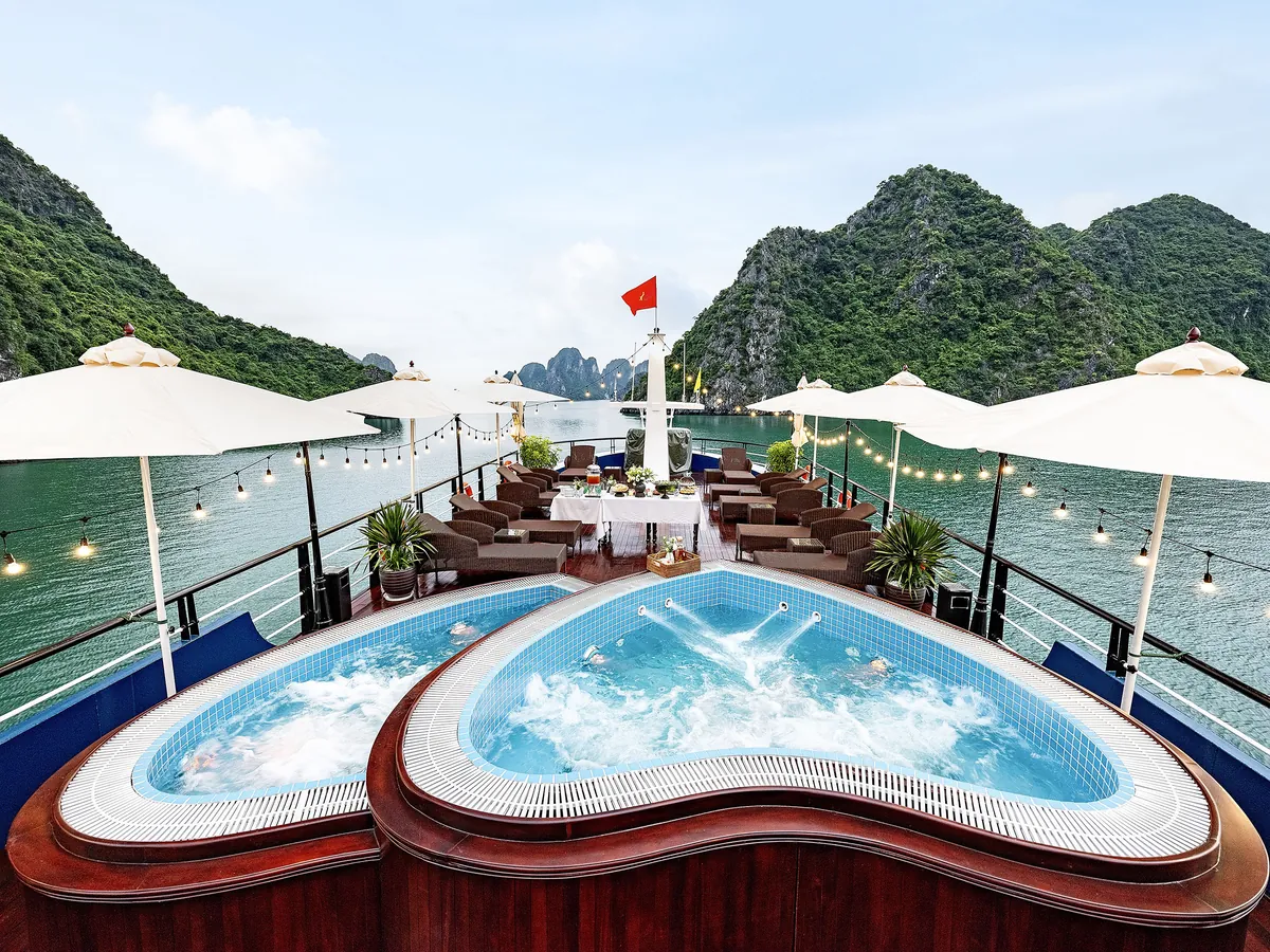 Sea Lion Premium Jacuzzi